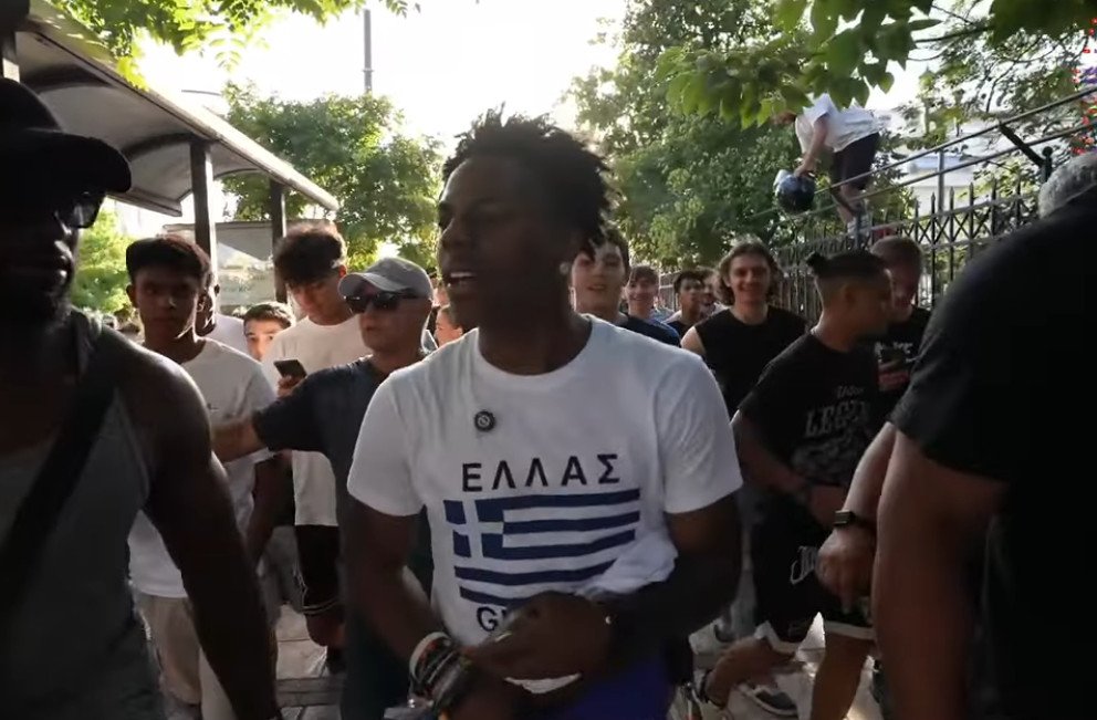 Speed: Ο viral YouTuber στην Αθήνα